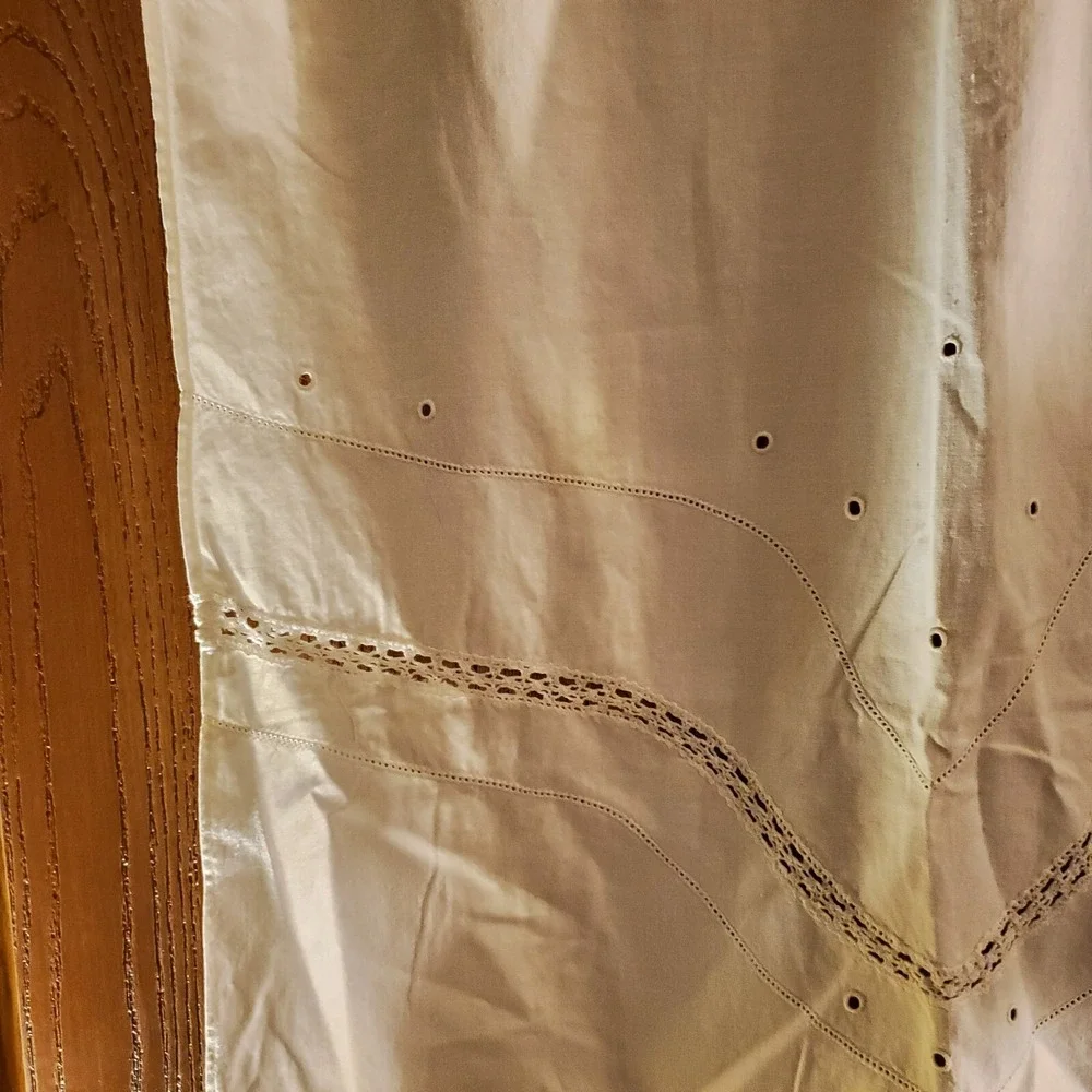 Table Linen Topper Vintage White Cotton Eyelet Lace 41.5